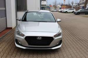 Hyundai i30 Select Select1,4 Ltr. - 73 kW KAT, Anhängerkupp... Bild 2
