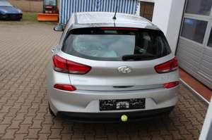 Hyundai i30 Select Select1,4 Ltr. - 73 kW KAT, Anhängerkupp... Bild 5