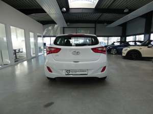 Hyundai i30 5-TÜREN+KLIMAANLAGE+ALLWETTERBEREIFUNG+TÜV+ Bild 3