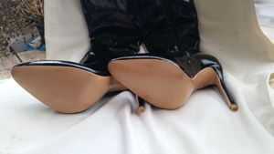 1Paar elegante Stiefel im schwarzen Lack design,Größe 37 mit 12cm Absatz Bild 2