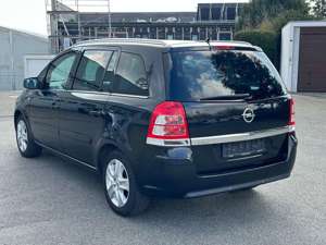 Opel Zafira B Family Plus 1.8 1.Hand Klima SHZ Xenon Bild 3