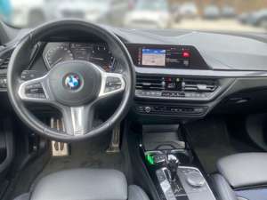 BMW 118 i M Sport Aut. LC Plus LED DAB HiFi Wireless Bild 3