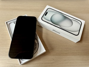 Apple iPhone 15 - schwarz - 128 GB Bild 3