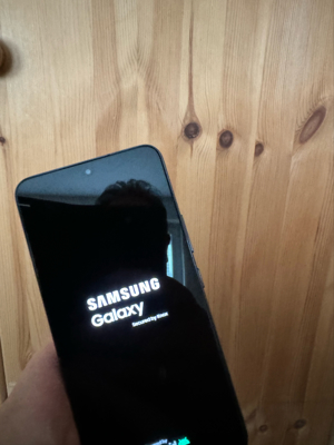 Samsung S22 mit 128GB Bild 2