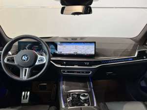 BMW X7 M60i xDrive BW Surround Sky Lounge Bild 3