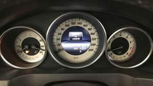 Mercedes-Benz E 200 Coupe Sport 7G-Tronic LED Navi Fernlicht P Bild 5