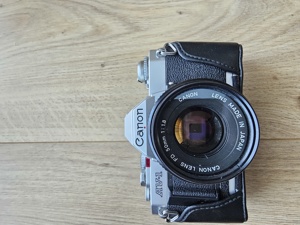 Kamera Canon AV-1 50mm mit Ledertasche Bild 4