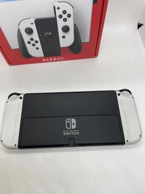 Nintendo Switch Console  Bild 2