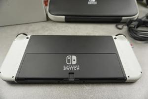 Nintendo Switch Console  Bild 6