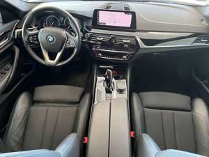 BMW 520 d Sport Line Sport-Autom. Navi LED Kamera SHZ Bild 5