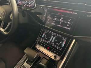 Audi Q8 HUD Luftfederung AD StandHZG AHK Pano Kamera SHZ P Bild 3