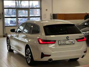 BMW 320 d/LivCP+/Navi/LED/DrivAs/Temp/StandHz/LenkrHz Bild 2