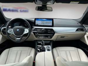 BMW 520 d Touring Automatik *PANO*AHK*STAND*LED* Bild 4