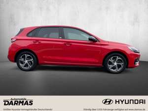 Hyundai i30 Intro Edition 1,5 Turbo PanoramaD Klimaaut Bild 5