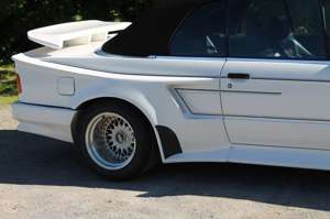 Oldtimer BMW 320 i Bild 4