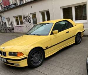 BMW 320 Bild 1