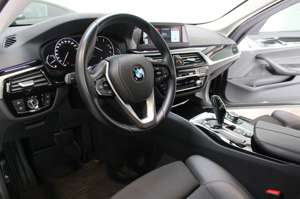 BMW 520 dA Touring * Sport Line * Navi+Leder+Led+18" Bild 2
