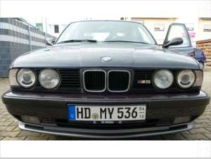 BMW M5 BMW Individual Macaoblau Metallic Nür Fahrwerk Bild 3