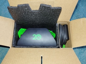 Razer Xbox 20th anniversary Ladestation  Bild 2