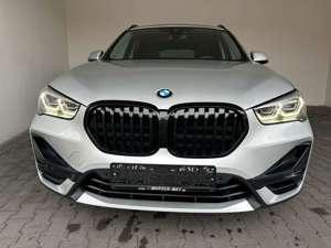 BMW X1 sDrive18iA Sport Line Pano AHK HeadUp Navi+ Bild 2