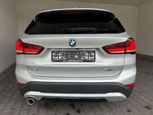 BMW X1 sDrive18iA Sport Line Pano AHK HeadUp Navi+ Bild 5