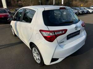 Toyota Yaris 1.0 VVT-i Comfort Rückfahrkamera Klima Bluetooth Bild 3