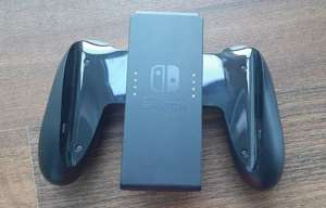 Nintendo Switch mit viel Zubehör & Spielen Bild 4