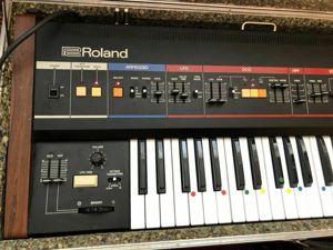 Roland Juno 60 Synthesizer Bild 2