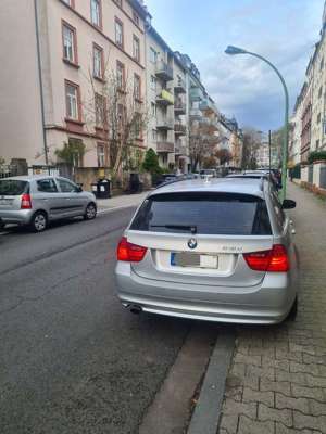 BMW 318 BMW 318d XENON - PDC vorne/hinten - NAVI Bild 4