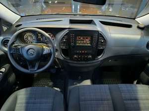 Mercedes-Benz Vito Tourer 116 CDI BT Pro lang 9-Sitzer Bild 3