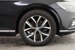 Volkswagen Passat Variant 1.5 TSI DSG Elegance IQ.Light ACC Bild 3