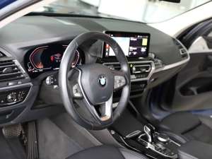 BMW X3 xDrive 30d AHK Kamera Komfortz. Leder Bild 2