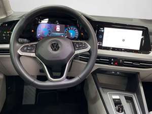 Volkswagen Golf VIII 1.5 eTSI life Klima LED Navi Pano uvm. Bild 3