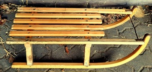 Der nächste Winter kommt bestimmt   toller, bewährter, stabiler Holz Schlitten