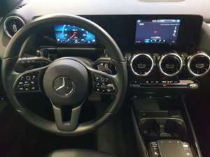 Mercedes-Benz B 200 B 200d 8G-DCT Style BusiP LED AHK SHZ Bild 3