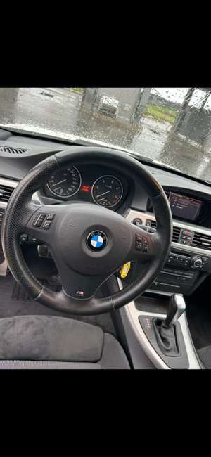 BMW 330 330d DPF Aut. Edition Sport Bild 5