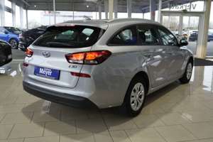 Hyundai i30 CW 1.5 110PS 3*J.Gar/Klima/Pdc/Temp/4xEfh    ** Bild 4
