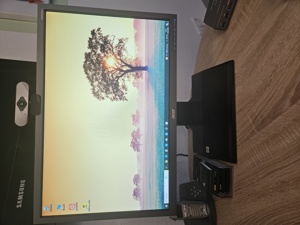 Acer B223W Monitor - Display seitlich drehbar, neigbar, höhenver