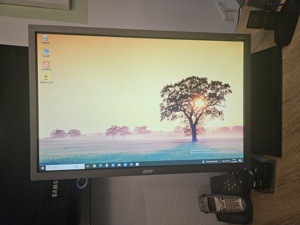 Acer B223W Monitor - Display seitlich drehbar, neigbar, höhenver Bild 2