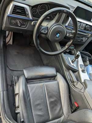 BMW 320 320d Touring Aut. M Sport Bild 4