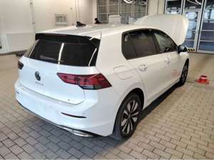 Volkswagen Golf VIII 1.5 TSI DSG MOVE Navi ACC DAB+ LED Lif Bild 2