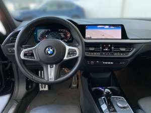 BMW 118 i M Sport Aut. LC Prof. LED DAB Sportlenkung Bild 3