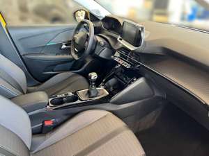 Peugeot 208 Allure 1.2 100 PT LED-Scheinwerfer/SHZ/Kamera hint Bild 5
