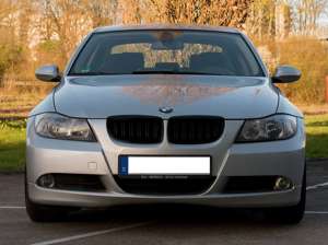BMW 318 318d Bild 2