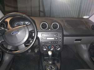 Ford Fiesta 1.3 Bild 5