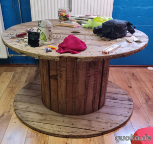 Kabeltrommel Tisch   130 cm aus Holz als Gartentisch Bild 2
