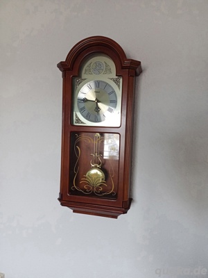 Uhr mit Pendel Bild 2