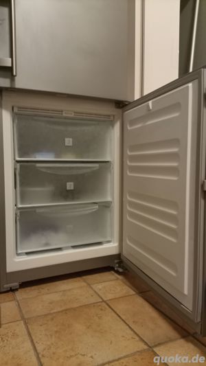 Einbauküche mit Kühlschrank Liebherr +Boschherd + Küchenschränke zu verkaufen,elegantes Design Bild 3