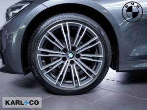 BMW 320 d xDrive Touring M Sport Navi LED Leder Temp Bild 4