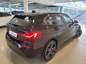 BMW 118 i 5-Türer Navi LED DAB Sitzhzg Sportlenkrad Bild 3